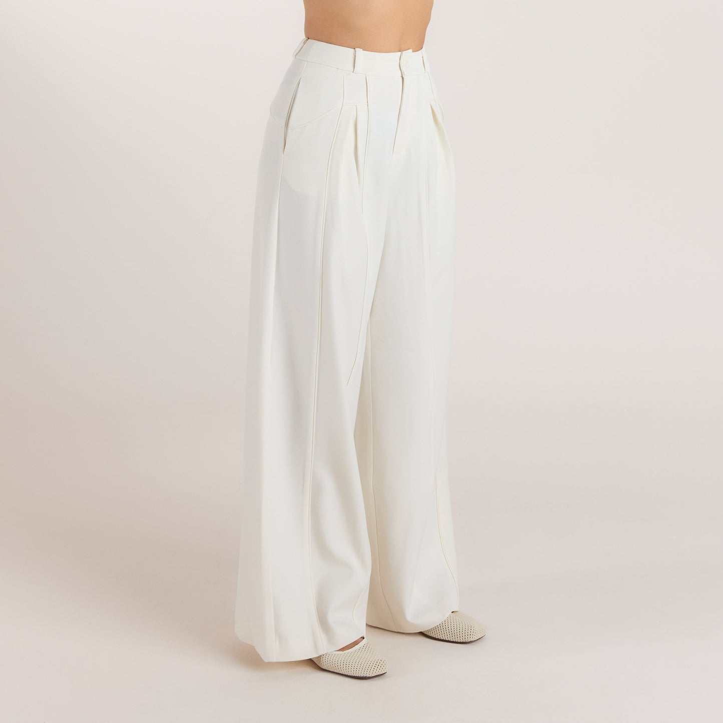 Wide-Leg Pleat Detail Trousers - Off White