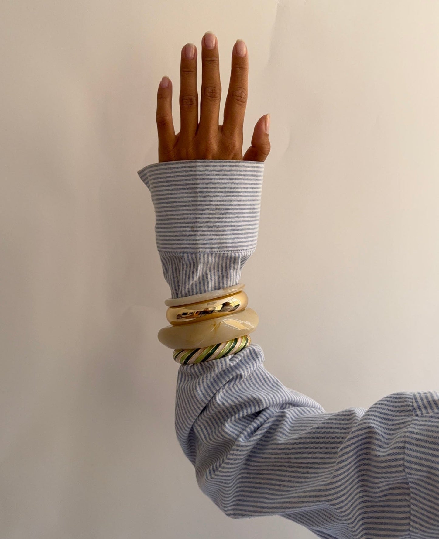 Eivora striped bangle – green/white/gold