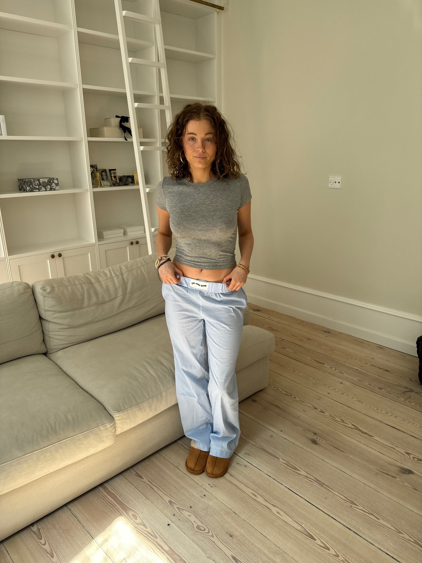 "you look good" label pants  - blue/white